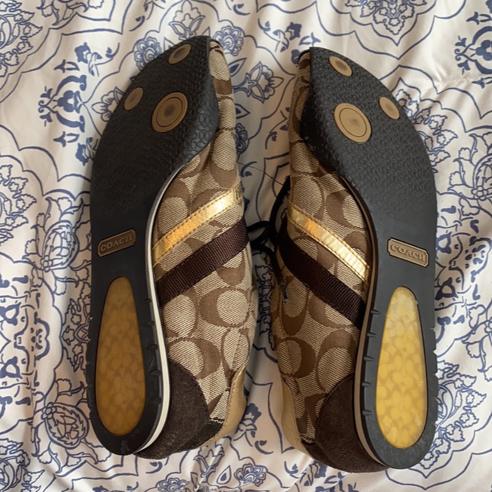 Coach sneakers size 8.5 - Picture 3 of 3